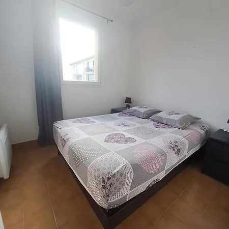 T2 Avec Terrasse A Saint Aygulf - Ideal Pour 3 Personnes *